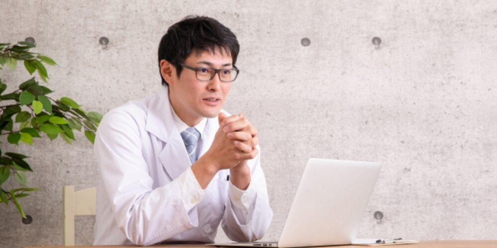 心療内科での診察場面